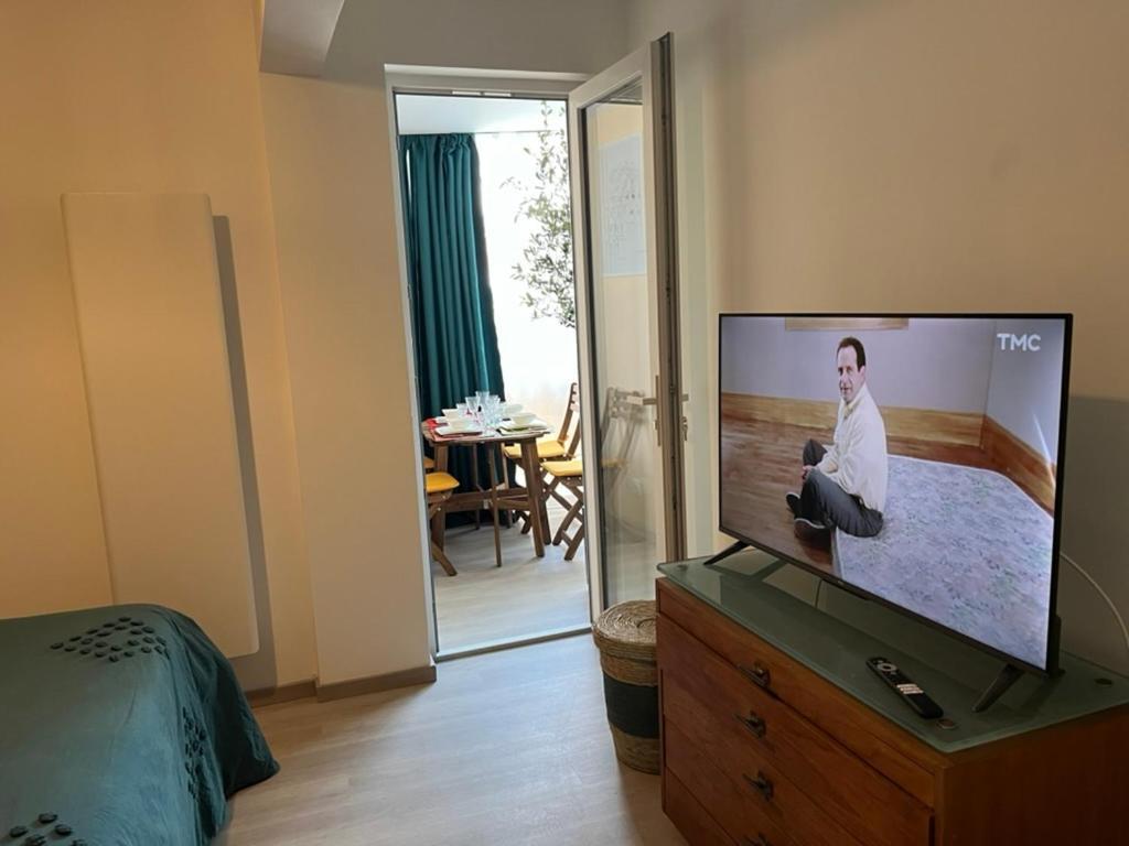 T2! 3 Ou 4 Personnes Centre Ville Neuf Avec Garage Sanary-sur-Mer Exterior foto