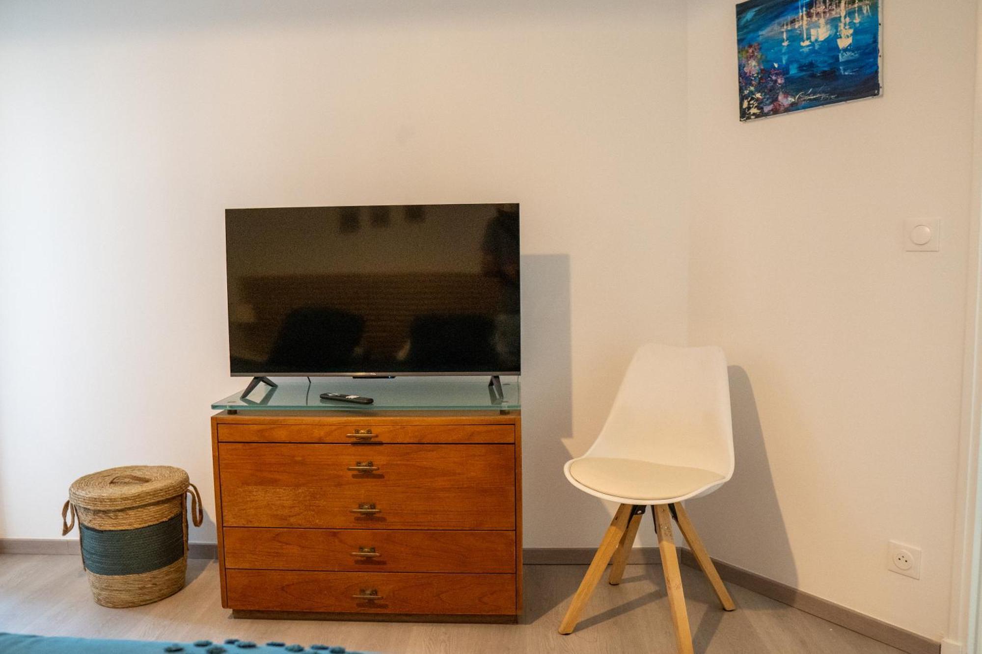 T2! 3 Ou 4 Personnes Centre Ville Neuf Avec Garage Sanary-sur-Mer Exterior foto