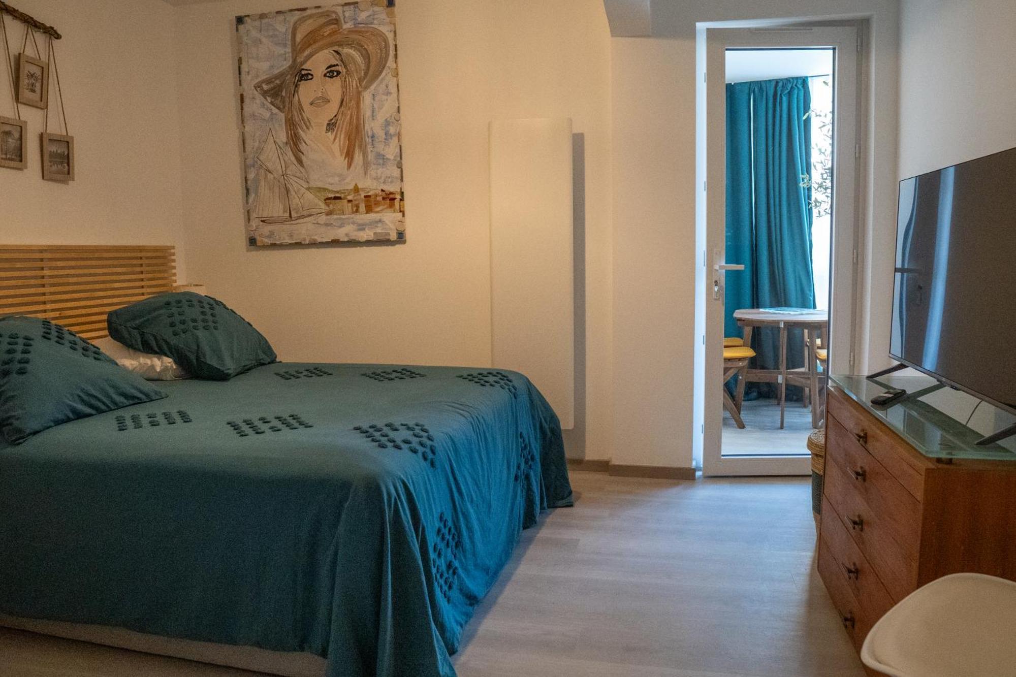 T2! 3 Ou 4 Personnes Centre Ville Neuf Avec Garage Sanary-sur-Mer Exterior foto